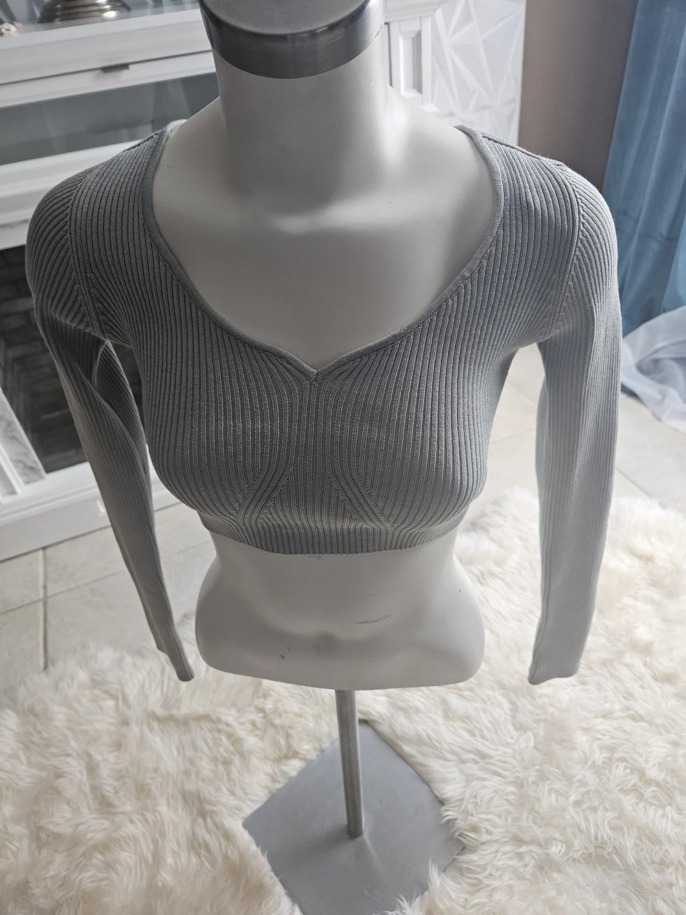 Zara Gray Ribbed V-Neck Long-Sleeve Crop Top